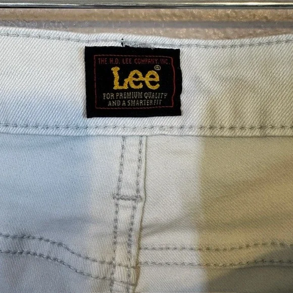 Lee Women's Light Gray / Light Silver Denim Stretch Capri Jeans 12 Medium - Picture 7 of 8